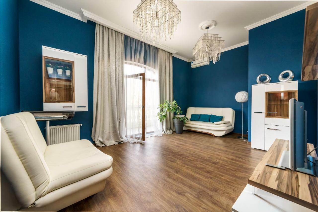 Stylish Apartment With A Balcony Overlooking The Park Odessa Exteriör bild